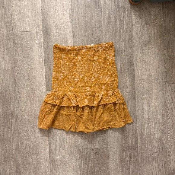 Spell & The Gypsy Lioness Ruched Skirt Ruffle Smocked Caramel Tan S - Picture 2 of 3